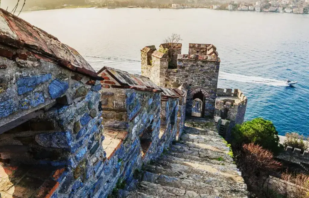 Rumeli Hisarı et une partie du Bosphore